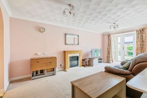 LIVING ROOM- click for photo gallery